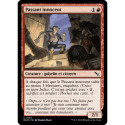 (Foil) Rouge - Passant innocent (C) [MKM]