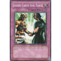 Jouer Carte sur Table (C) [SDP]