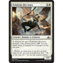 (Foil) Blanche - Éclaireur des tours (C) [GRN]
